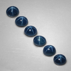 カラットの天然ブルースターサファイア（5.2×4.2 mm・オーバルカット）
