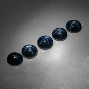 カラットの天然ブルースターサファイア（5.2×4.2 mm・オーバルカット）