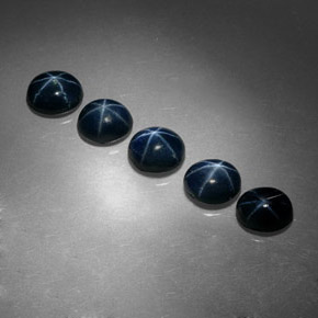 カラットの天然ブルースターサファイア（5.2×4.2 mm・オーバルカット）
