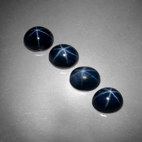 カラットの天然ブルースターサファイア（5.2×4.2 mm・オーバルカット）
