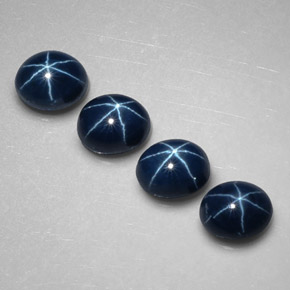 カラットの天然ブルースターサファイア（5.1×4.2 mm・オーバルカット）
