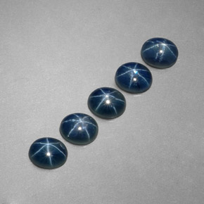カラットの天然ブルースターサファイア（5.2×4.2 mm・オーバルカット）