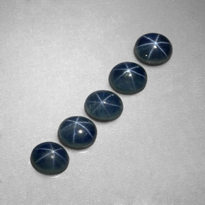カラットの天然ブルースターサファイア（5.2×4.2 mm・オーバルカット）