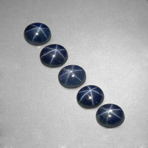 カラットの天然ブルースターサファイア（5.2×4.3 mm・オーバルカット）