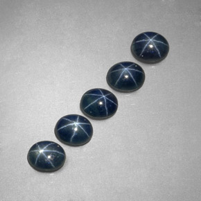 カラットの天然ブルースターサファイア（5.2×4.3 mm・オーバルカット）