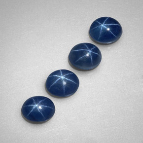 カラットの天然ブルースターサファイア（5.2×4.2 mm・透明）