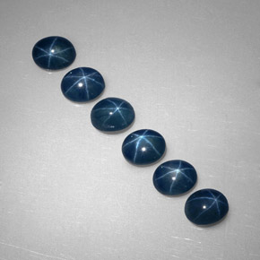 カラットの天然ブルースターサファイア（5.3×4.2 mm・透明）