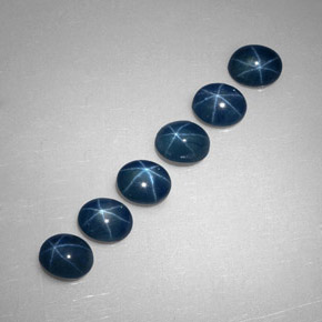 カラットの天然ブルースターサファイア（5.3×4.2 mm・透明）