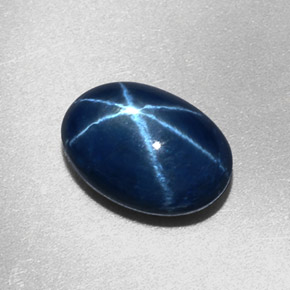 2.27カラットの天然ブルースターサファイア（8.8×6.2 mm・オーバルカット）