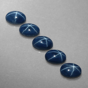 カラットの天然ブルースターサファイア（6.1×4.2 mm・オーバルカット）