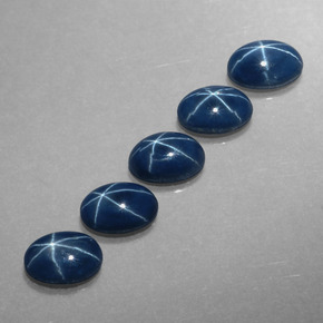 カラットの天然ブルースターサファイア（6.1×4.2 mm・オーバルカット）
