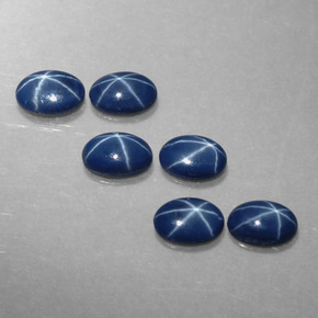 カラットの天然ブルースターサファイア（6×4.1 mm・オーバルカット）