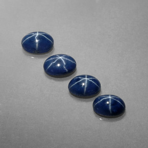 カラットの天然ブルースターサファイア（6.2×4.2 mm・オーバルカット）