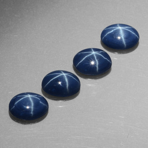 カラットの天然ブルースターサファイア（6.9×5.1 mm・オーバルカット）