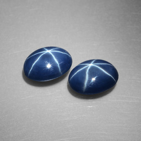 カラットの天然ブルースターサファイア（7.3×5.2 mm・オーバルカット）