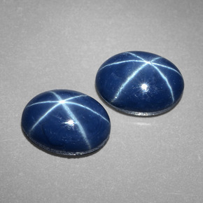 カラットの天然ブルースターサファイア（8.2×6.1 mm・オーバルカット）