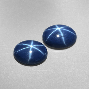 カラットの天然ブルースターサファイア（8.1×6.1 mm・オーバルカット）