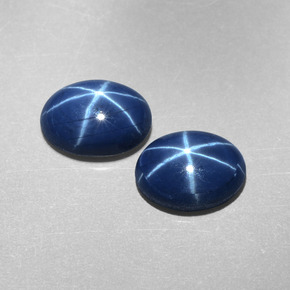カラットの天然ブルースターサファイア（8.1×6.1 mm・オーバルカット）
