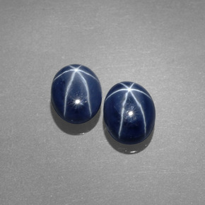 カラットの天然ブルースターサファイア（8.1×6.1 mm・オーバルカット）