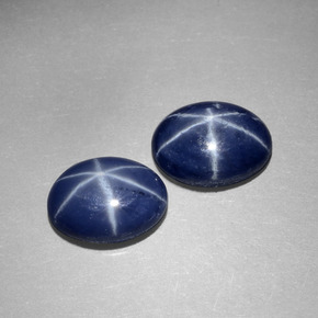 カラットの天然ブルースターサファイア（8.1×6.2 mm・オーバルカット）