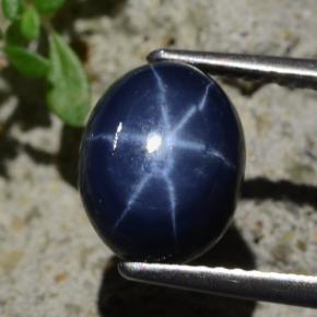 4.81カラットの天然ブルースターサファイア（10.1×8 mm・オーバルカット）