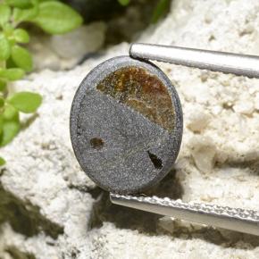 2.32カラットの天然ブラックスターサファイア、オーバルカット、オペーク