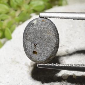 2.54カラットの天然ブラックスターサファイア、オーバルカット、オペーク