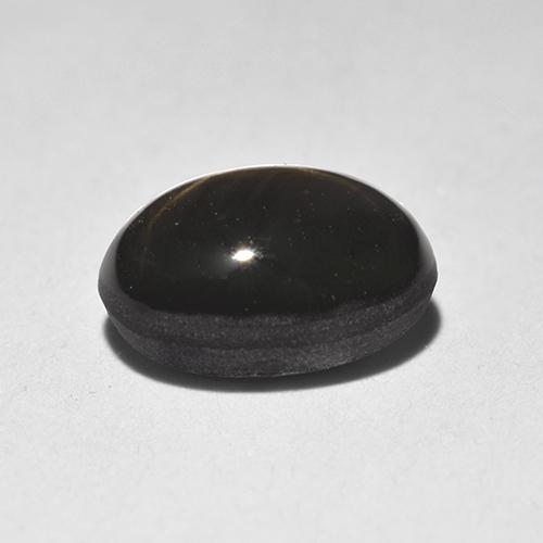1.87カラットの天然黒スターサファイア（7.7×5.4 mm・オーバルカット）