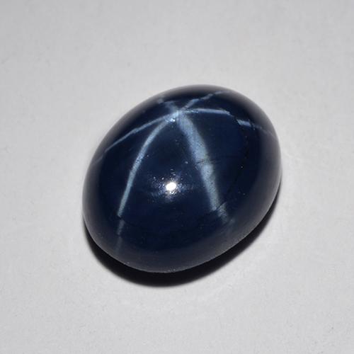 4.76カラットの天然ロイヤルブルースターサファイア（9.9×8 mm・オーバルカット）