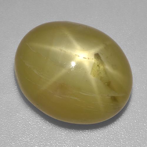 18.61カラットの天然ゴールデンイエロースターサファイア（16.2×13.5 mm・オーバルカット）