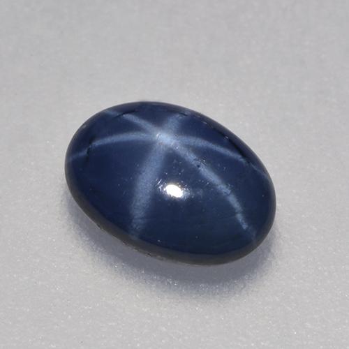 0.96カラットの天然ブルースターサファイア（6.8×5 mm・オーバルカット）