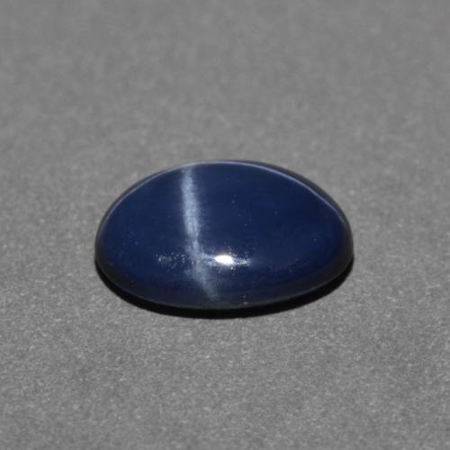 0.89カラットの天然ネイビーブルースターサファイア（6.6×5 mm・オーバルカット）