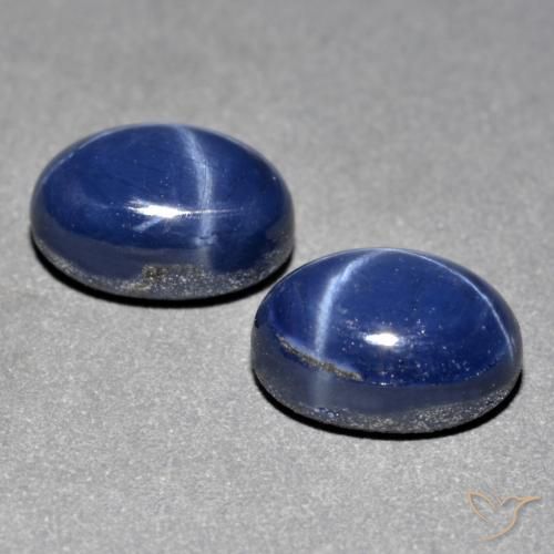 3.33カラットの天然ネイビーブルースターサファイア（7.2×5.2 mm・オーバルカット）