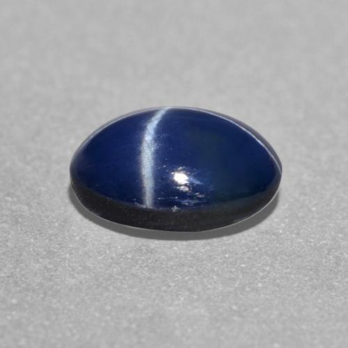 1.26カラットの天然トワイライトブルースターサファイア（7×5 mm・オーバルカット）