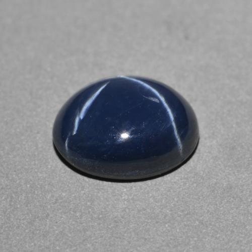 2.87カラットの天然濃い紺スターサファイア（9×7.5 mm・オーバルカット）