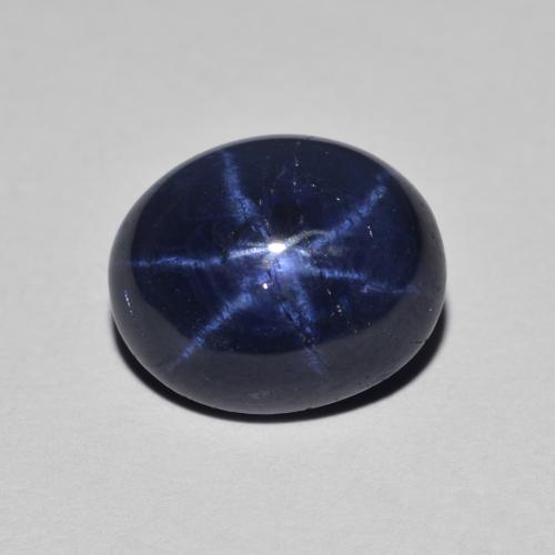 3.93カラットの天然ネイビーブルースターサファイア（9.9×8.1 mm・オーバルカット）