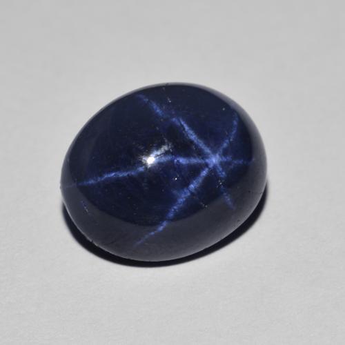 3.93カラットの天然ネイビーブルースターサファイア（9.9×8.1 mm・オーバルカット）