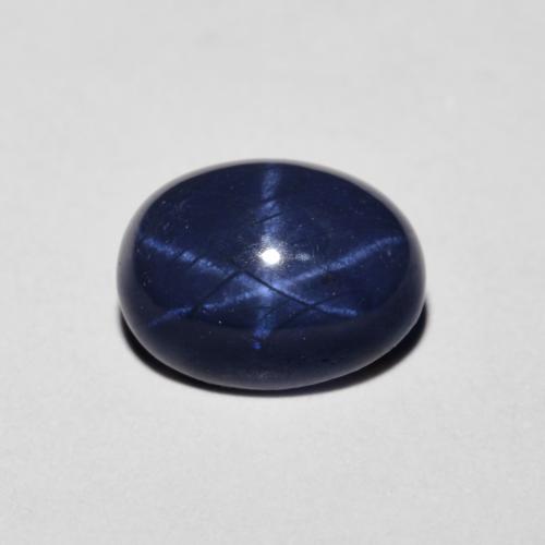 1.90カラットの天然ネイビーブルースターサファイア（8.1×6.1 mm・オーバルカット）