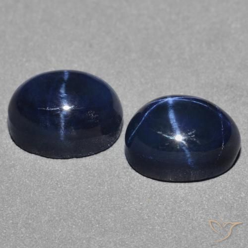3.82カラットの天然ダークブルースターサファイア（7.1×5.3 mm・オーバルカット）