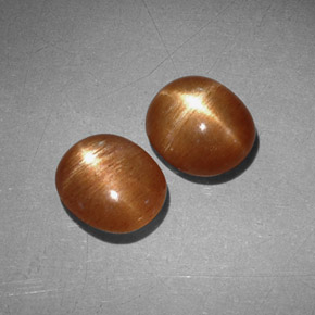 自然派の商品を探す ct ゴールドブラウン スターサンストーン 宝石, オーバルカット, インド からGemSelectで. 在庫あり、世界各国へ発送!