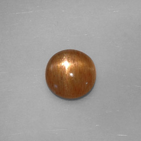 0.84カラットの天然ゴールデンブラウンスターサンストーン（7.2×6.9 mm・透明）