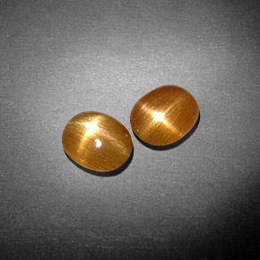 カラットの天然ゴールデンブラウンスターサンストーン（7×5.9 mm・オーバルカット）