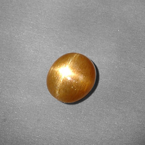 0.80カラットの天然ゴールデンブラウンスターサンストーン（6.7×6 mm・オーバルカット）