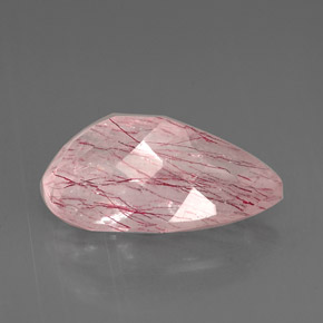 5.48カラットの天然レッドピンクストロベリークォーツ（15×10.1 mm・透明）