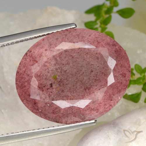 24.85ct 天然 ディープレッド ストロベリークォーツ, 楕円形, 半透明