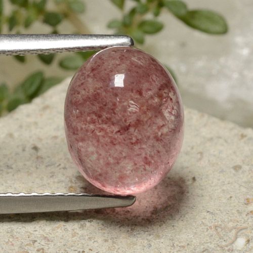 4.30カラットの天然ミディアムピンクストロベリークォーツ、オーバルカット、半透明