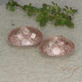 Shop natural 11.48ct アーシーピンク ストロベリークォーツ gems, 楕円形, from ロシア at GemSelect. In stock, global shipping!
