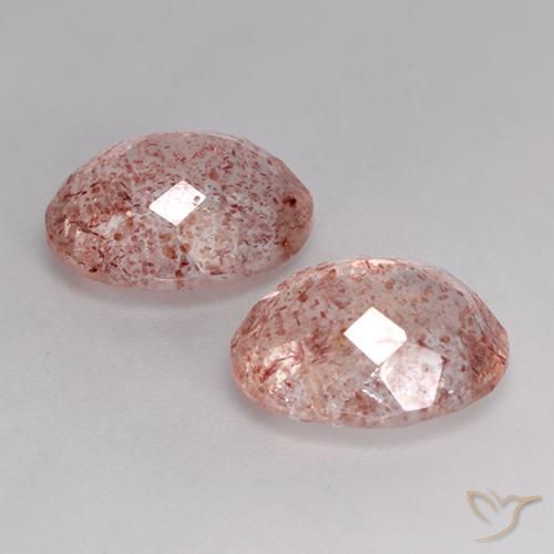 Shop natural 6.91ct ミディアムピンク ストロベリークォーツ gems, 楕円形, from ロシア at GemSelect. In stock, global shipping!