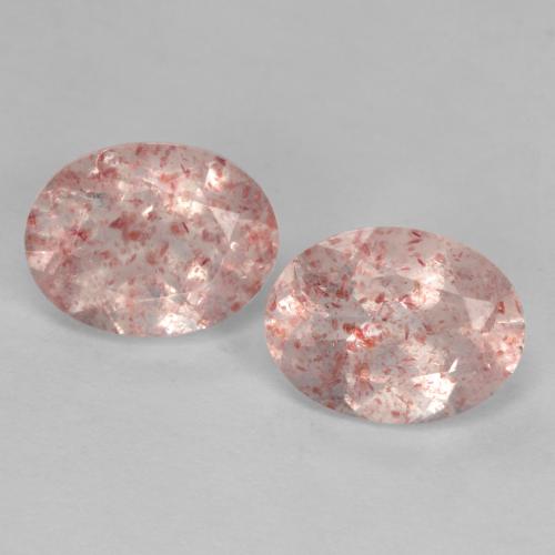 2.47カラットの天然ライトピンクストロベリークォーツ（8×6.1 mm・オーバルカット）
