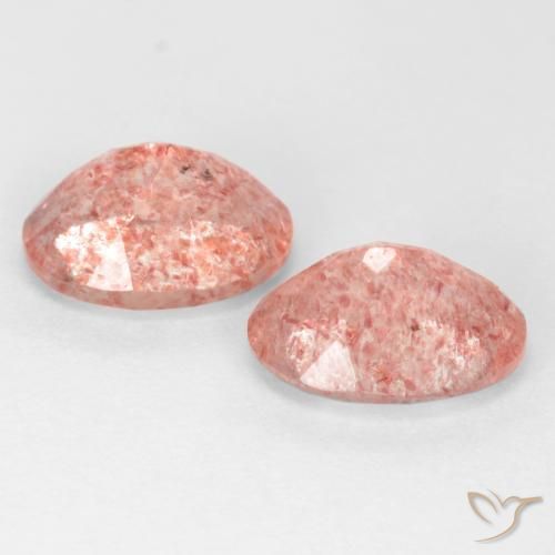 Shop natural 2.43ct ミディアム薄いピンク ストロベリークォーツ gems, 楕円形, from ロシア at GemSelect. In stock, global shipping!